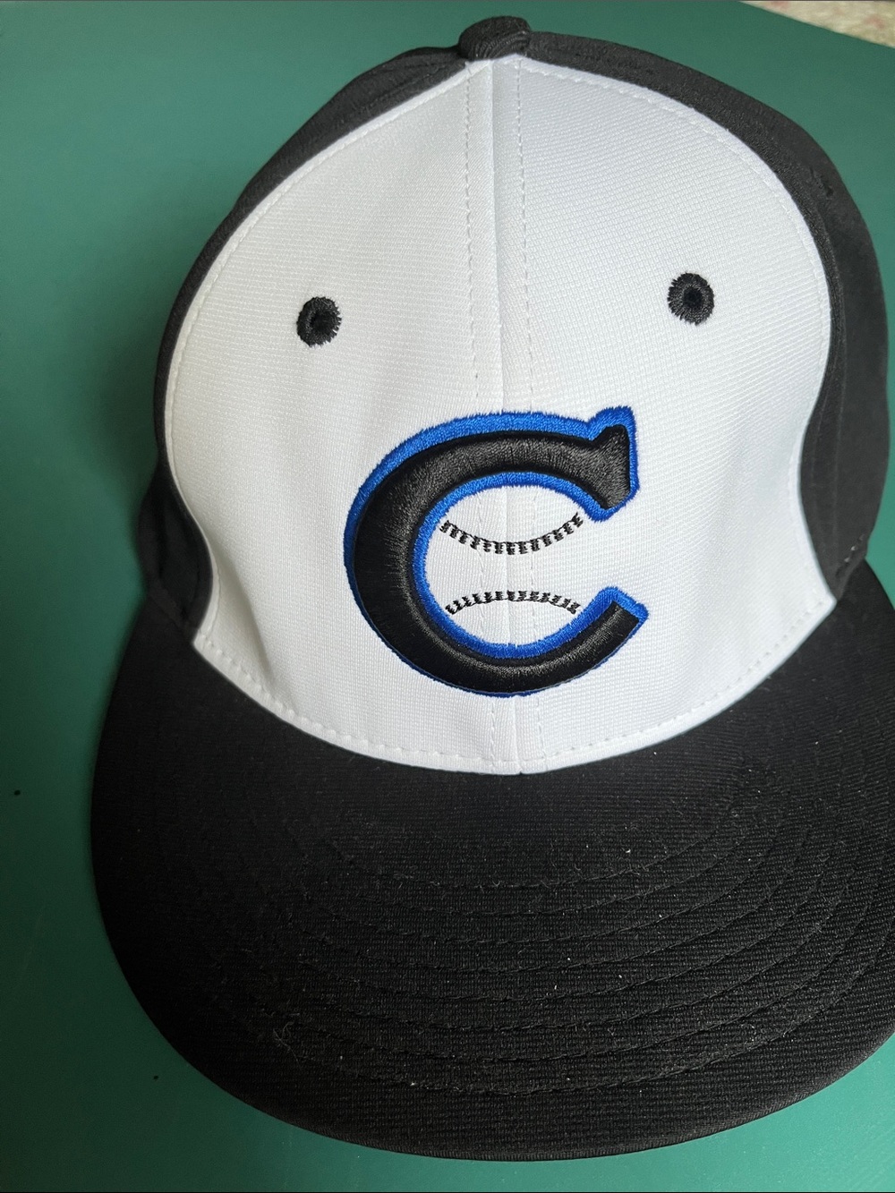 Richardson men’s Chicago Cubs ball cap.